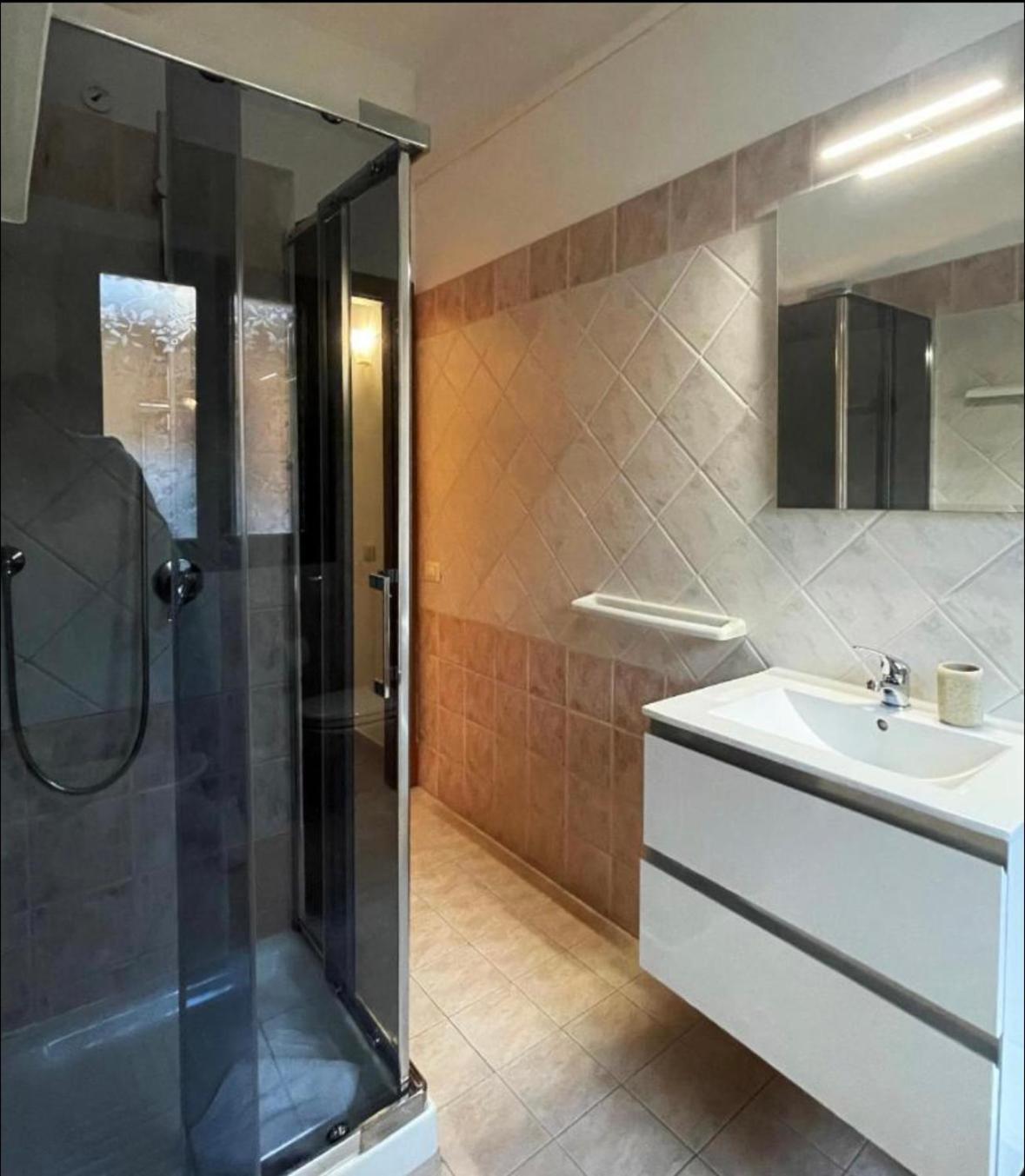 Square Inn Apartment Olbia Exterior photo